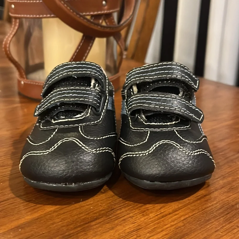 Circo Abubu Baby Infant Shoes Sneakers Hook and Loop navy Boys Size 4